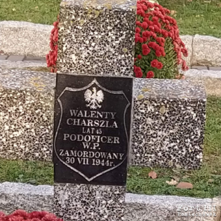 Grób symboliczny Walentego Charszla na cmentarzu w Ciechanowie