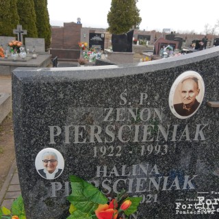 Grób Zenona Pierścieniak na Cmentarzu Parafialnym w Kroczewie.