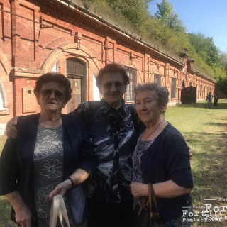 Pani Marianna Brzozowska (z lewej) - wrzesień 2019 r.