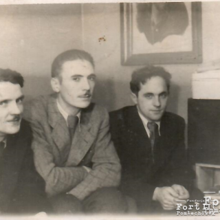 Jerzy Zieliński (pośrodku) ze szwagrami z lewej Ryszard Sroczyński, a z prawej  Wincenty Marczyński.